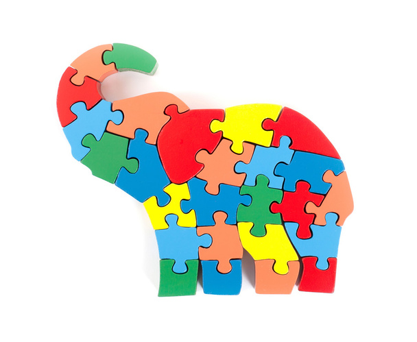 Coloridas piezas de rompecabezas en forma de elefante
 - Foto, imagen