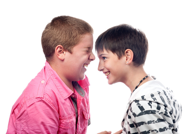Двоє хлопчиків-підлітків сміються як божевільні
. - Фото, зображення