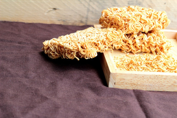 Trockene Instant-Nudel - asiatischer Ramen - Foto, Bild