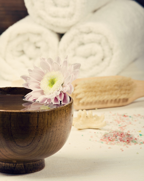 Spa setting with towels - 写真・画像