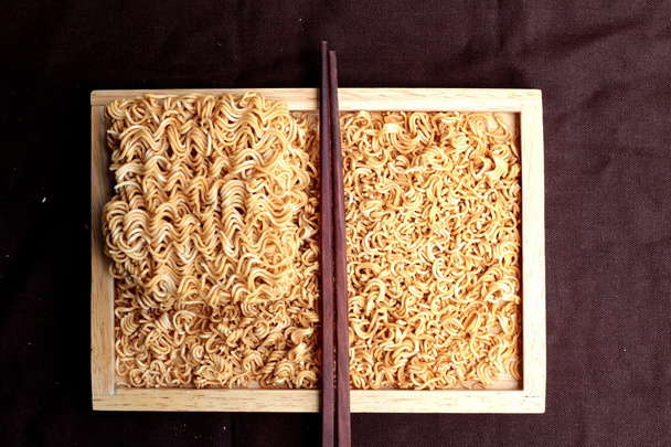 Fideos instantáneos secos - ramen asiático
 - Foto, Imagen