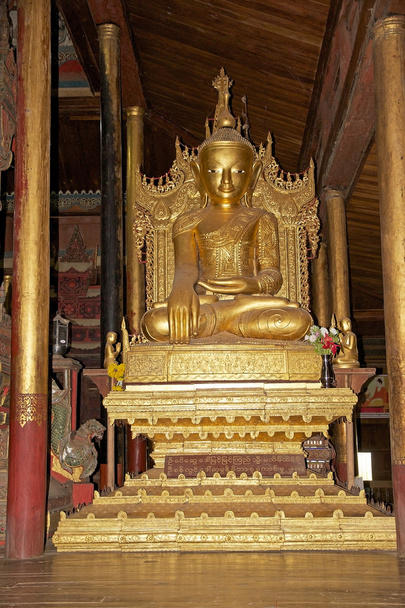 Buddha image at Nga Phe Chaung Monastery Myanmar - Fotografie, Obrázek