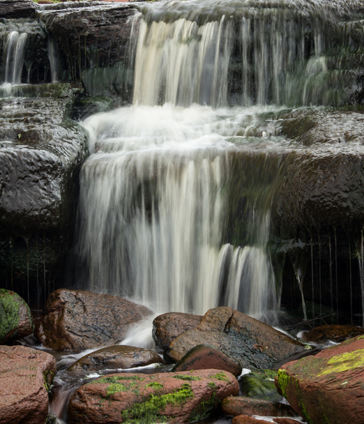 rotsen van een waterval - Foto, afbeelding