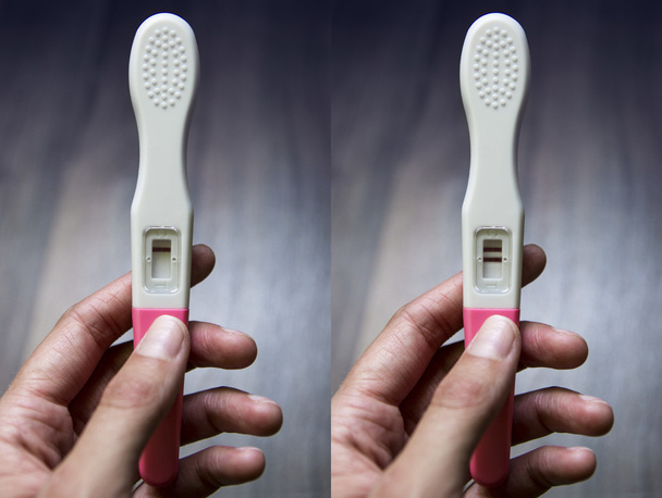 正と負の妊娠検査 - 写真・画像