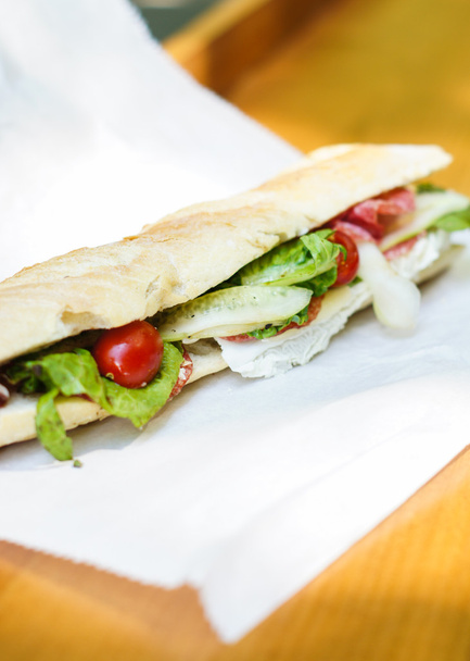 Сэндвич с салями
 - Фото, изображение