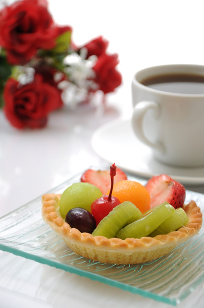 Torta de frutas com café
 - Foto, Imagem