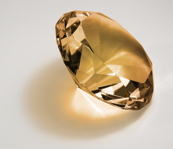 Помаранчевий діамант у світлі спини
 - Фото, зображення