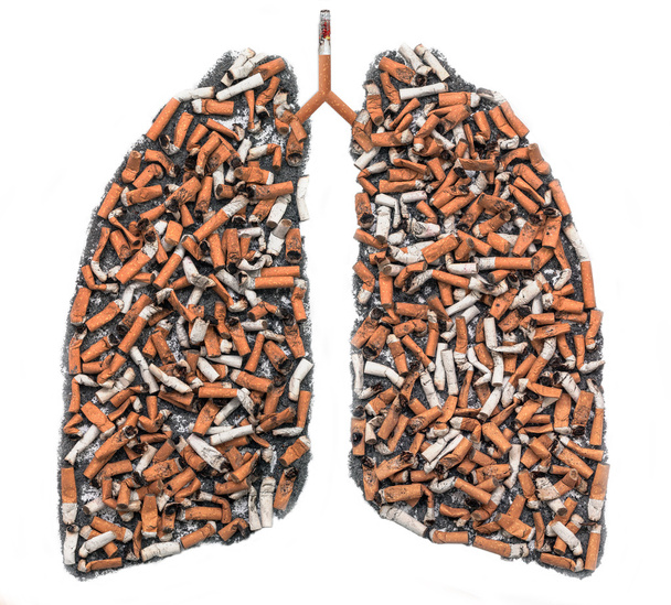 Sigaretuiteinden in pulmonale contour - Foto, afbeelding