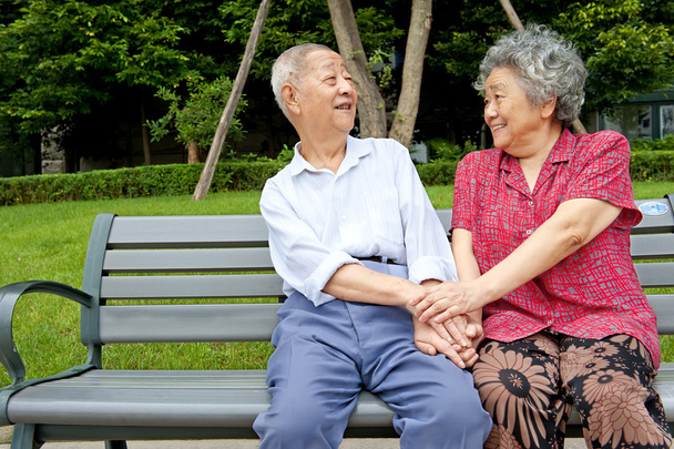 ευτυχισμένο ζευγάρι ηλικιωμένων - Φωτογραφία, εικόνα