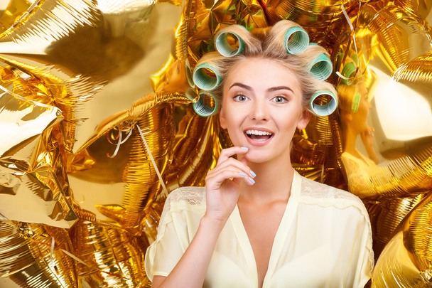 Attractive young blond housewife on astounding celebration - Zdjęcie, obraz