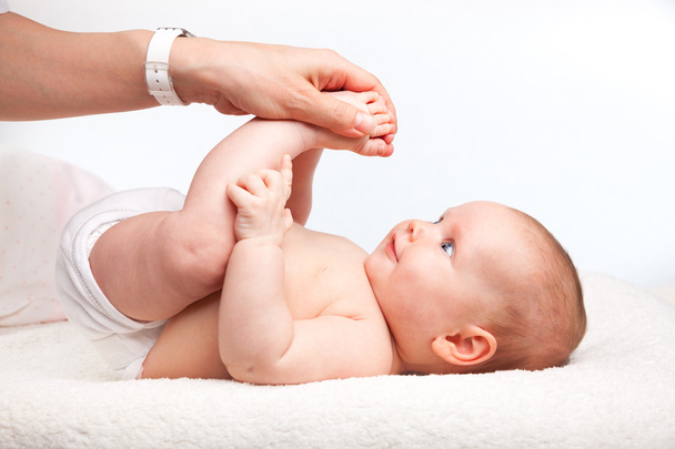 幼児の足マッサージ - 写真・画像