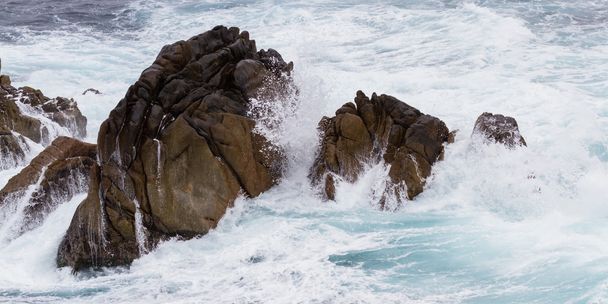 хвилі і бризки
  - Фото, зображення