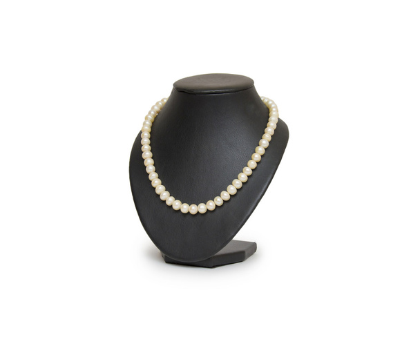 Perlový náhrdelník na černé manekýn izolované - Fotografie, Obrázek