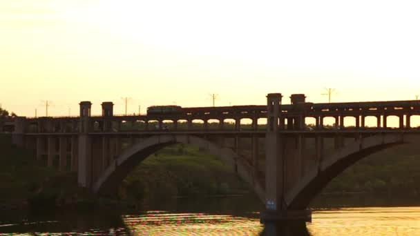 Rio da ponte ferroviária
 - Filmagem, Vídeo