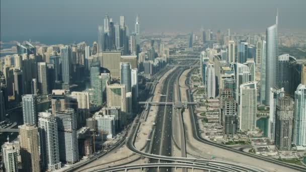 Повітряні Дубаї Skyline хмарочосів - Кадри, відео