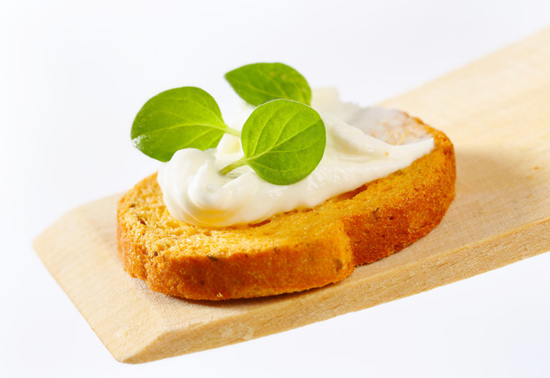 Міні тост з вершковим сиром
 - Фото, зображення