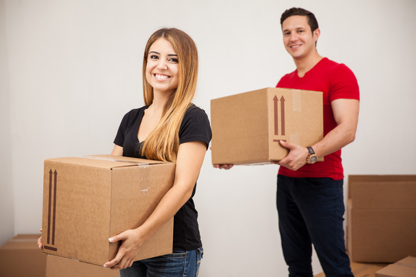 woman and her husband moving - Foto, Imagen