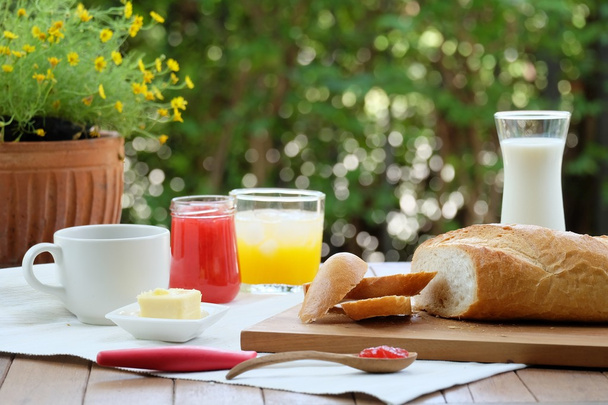 Rozkošně a pestré snídaně v zahradě - Fotografie, Obrázek