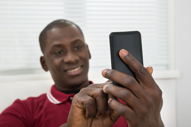 African Man Taking Selfie - Φωτογραφία, εικόνα