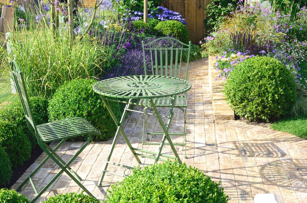 Ferro fundido mobiliário de jardim ao ar livre
 - Foto, Imagem