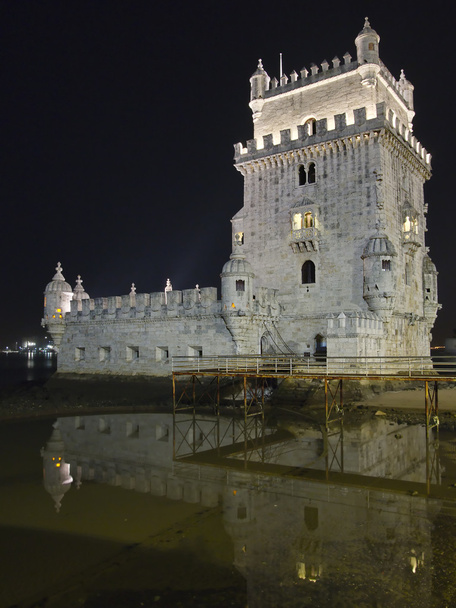 toren van belem met reflectie - Foto, afbeelding