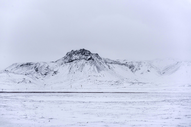 Berg mit Schnee bedeckt - Foto, Bild