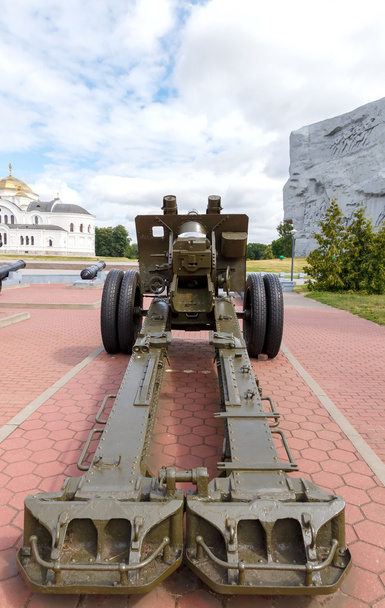 Vanha Howitzer Brestin linnoituksessa. Valko-Venäjä
. - Valokuva, kuva