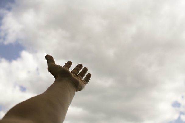 mão apontando para o céu
 - Foto, Imagem
