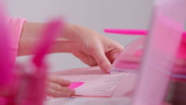 Glamorous pink office for women - Imágenes, Vídeo