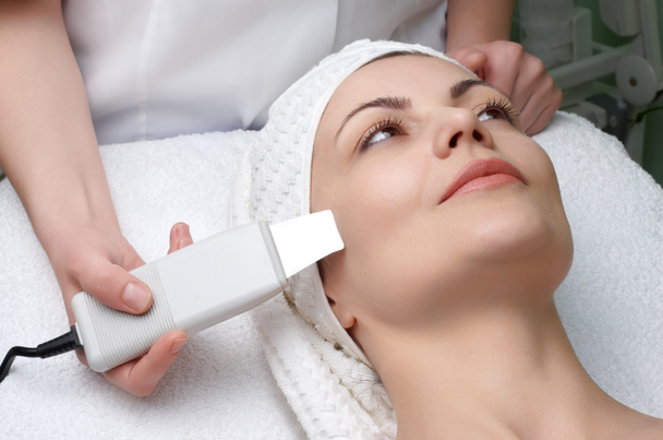 Beauty salon series, ultrasound skin cleaning - Photo, Image