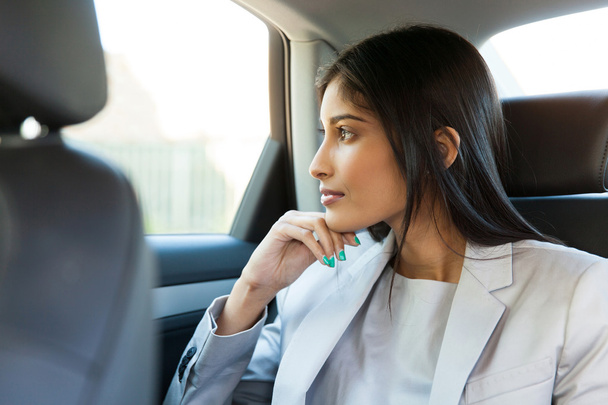 woman sitting in car - Фото, зображення