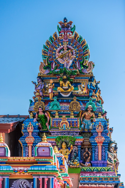 Belas estátuas no templo
 - Foto, Imagem