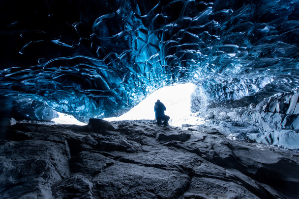 Caverna de gelo na Islândia
 - Foto, Imagem