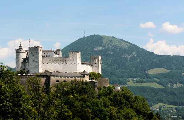 Festung Hohensalzburg et la montagne Gaisberg
 - Photo, image