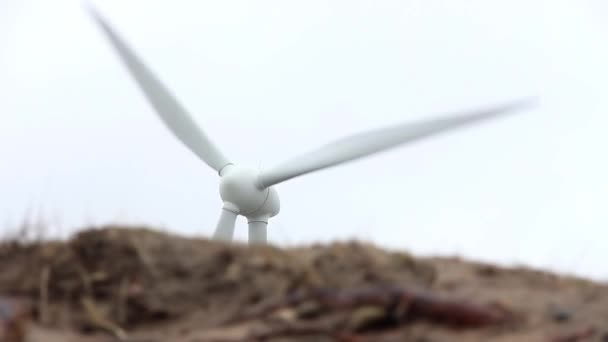 Alternativní energie Větrná turbína rotační. Spotřeba energie a zelené obnovitelných zdrojů energie průmyslu - Záběry, video