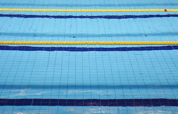 Spor Yüzme Havuzu su kimse su yüzey - Fotoğraf, Görsel