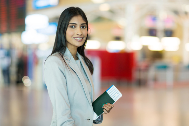 business traveller holding passport - Φωτογραφία, εικόνα