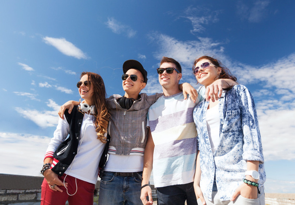 group of teenagers outside - Valokuva, kuva