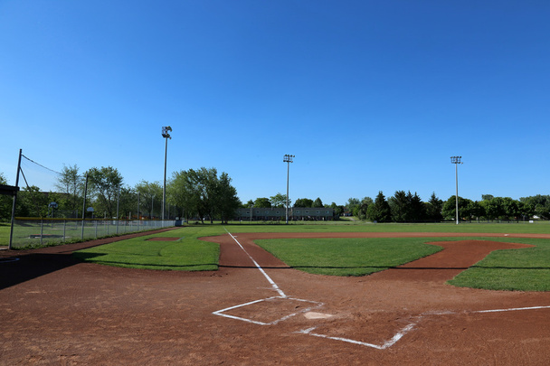 Grand terrain de baseball ouvert
 - Photo, image