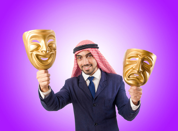 Homme arabe concept d'hypocrisie
 - Photo, image