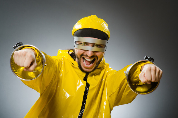 Hombre con gafas de metal en concepto techno
 - Foto, Imagen