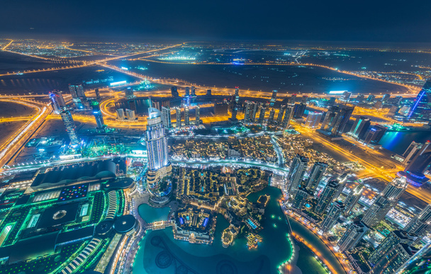 yö Dubai auringonlaskun aikana
 - Valokuva, kuva