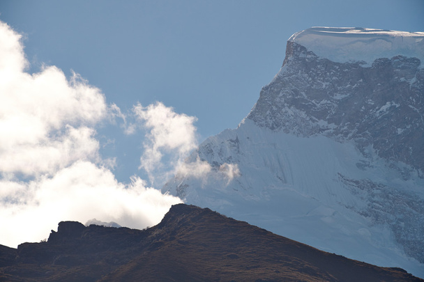 Picturesque view of snowy mountain peaks - Fotó, kép