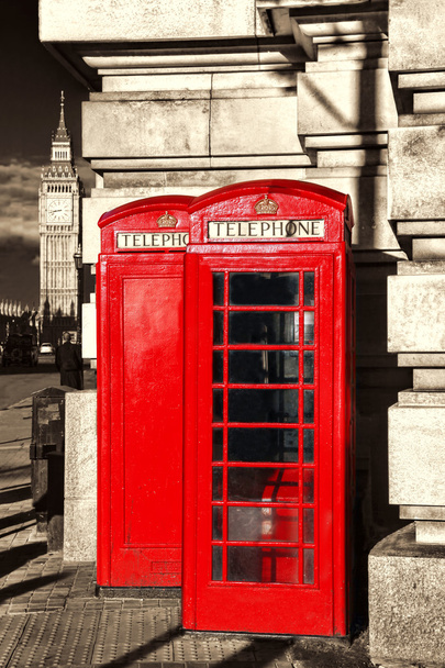 Londres con BIG BEN y BOOTHS DE TELÉFONO rojo en Inglaterra, Reino Unido
 - Foto, Imagen