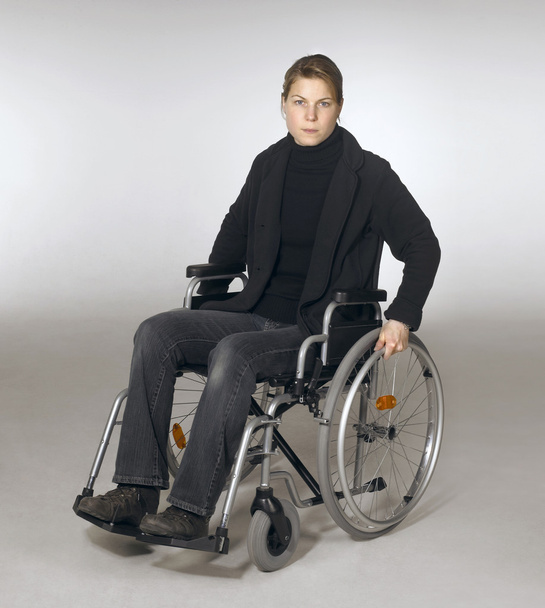 Kobieta na wózku inwalidzkim - Zdjęcie, obraz