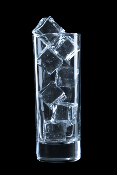 Empty glass with ice. - Foto, afbeelding