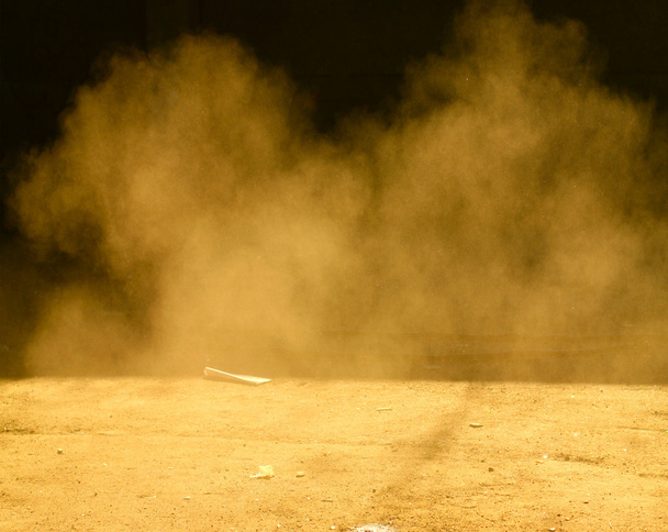 Дым и пыль
 - Фото, изображение