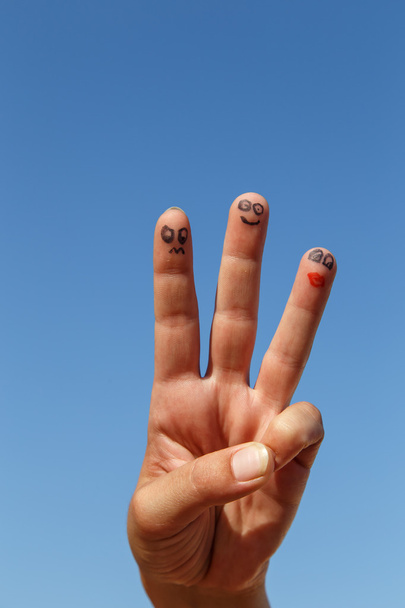 Tres dedos pintados
 - Foto, imagen
