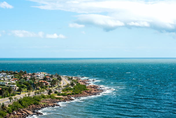 Piriápolis en la costa de Uruguay
 - Foto, Imagen