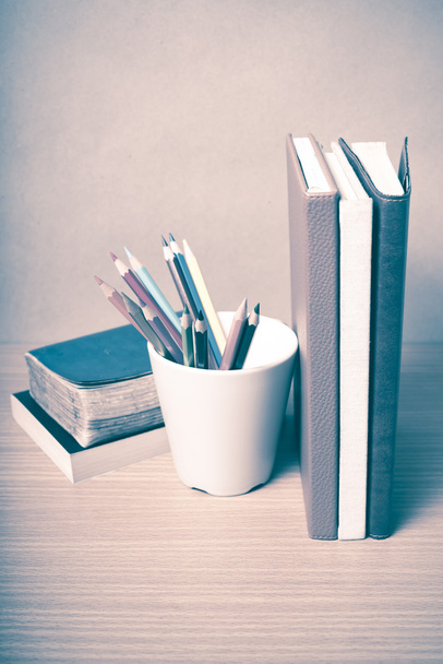 Books and color pencils - Foto, imagen